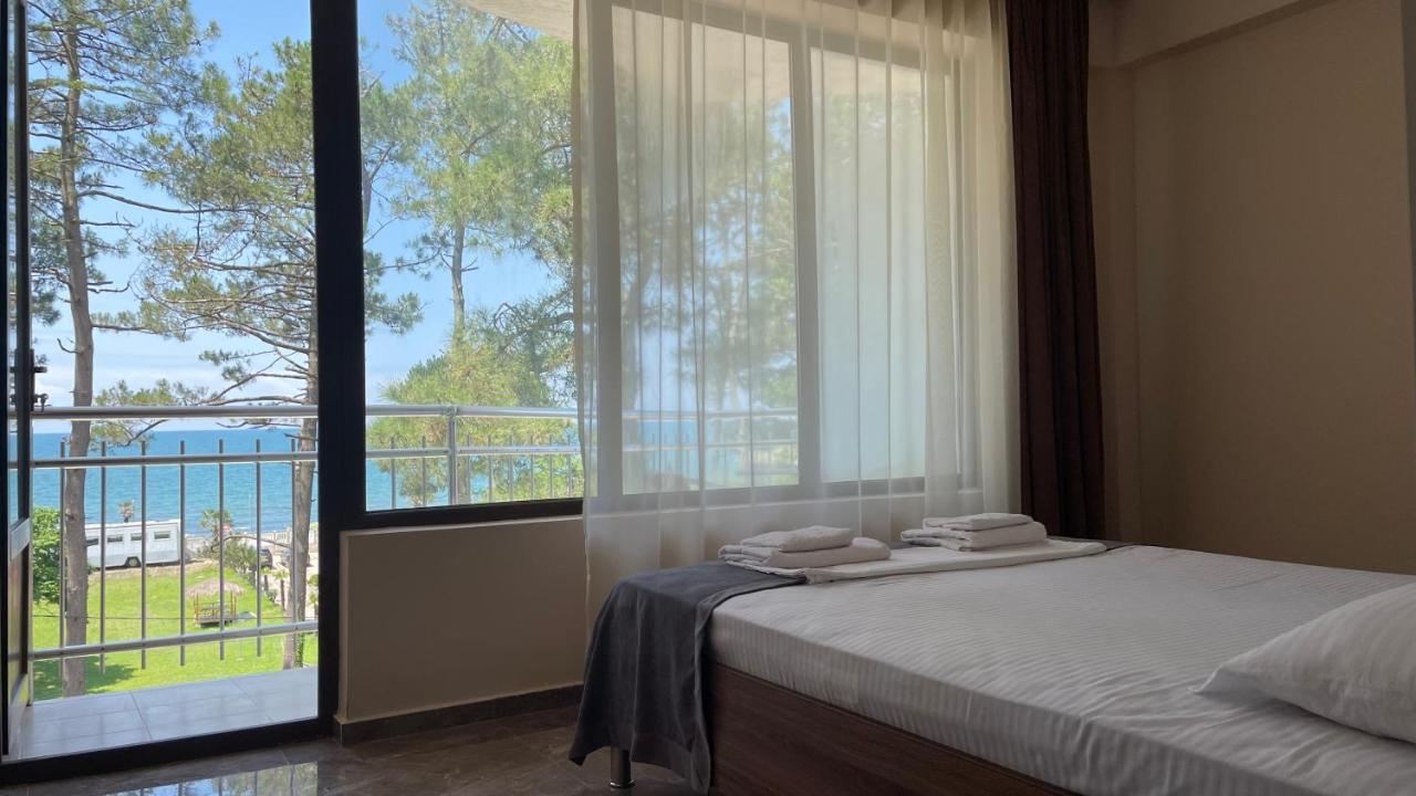 Samni Hotel อูเรคี ภายนอก รูปภาพ