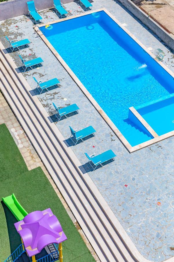 Samni Hotel อูเรคี ภายนอก รูปภาพ
