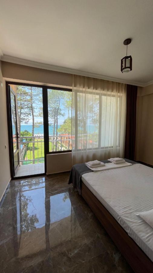 Samni Hotel อูเรคี ภายนอก รูปภาพ