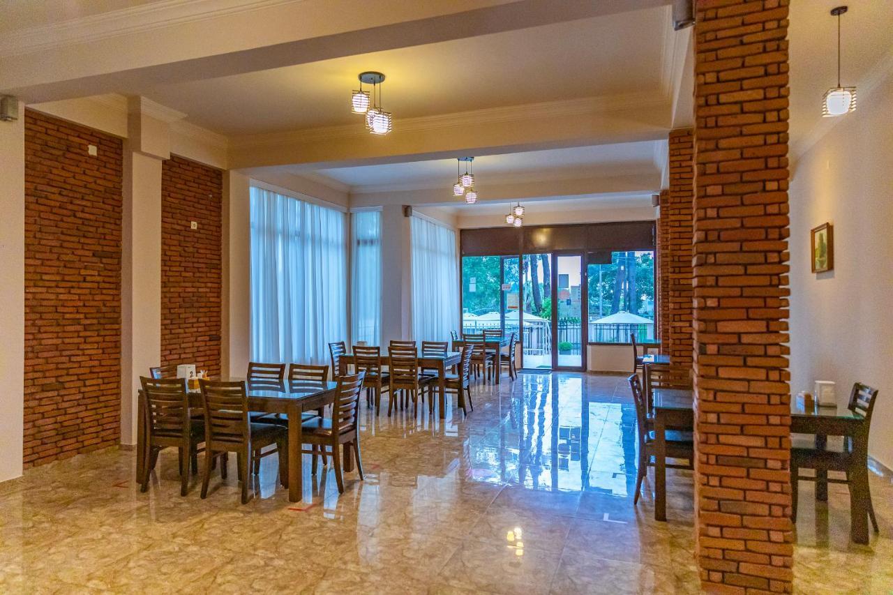 Samni Hotel อูเรคี ภายนอก รูปภาพ