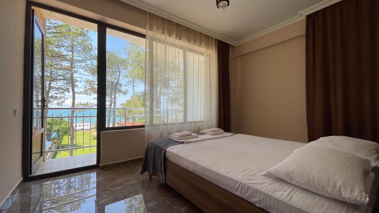 Samni Hotel อูเรคี ภายนอก รูปภาพ