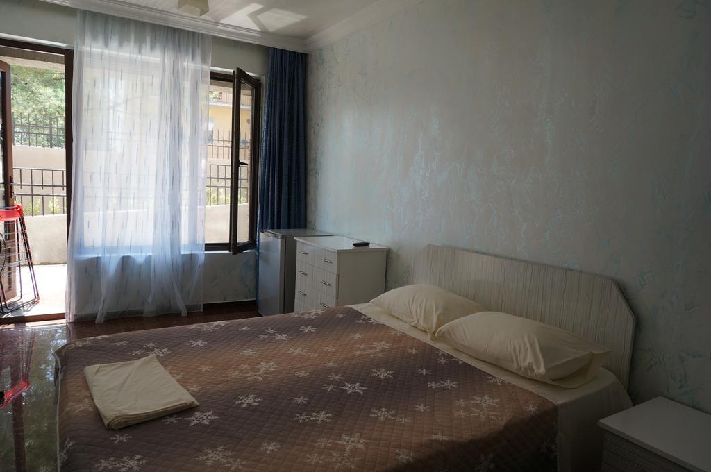 Samni Hotel อูเรคี ห้อง รูปภาพ